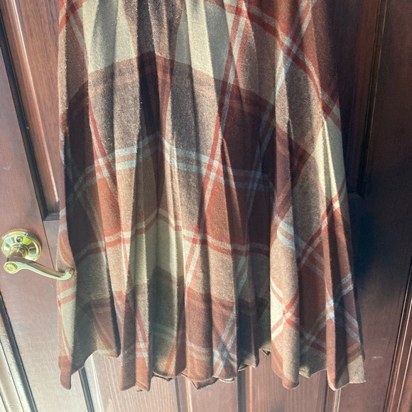 Tan, rust, beige plaid vintage accordian pleated midi wool classic skirt - Picture 3 of 3